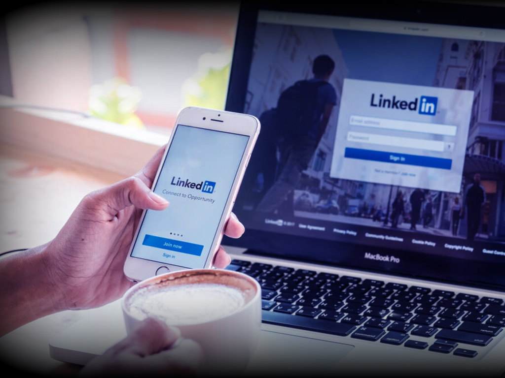 Infographic illustrating the ideal pairing of content marketing and personal branding for LinkedIn success
